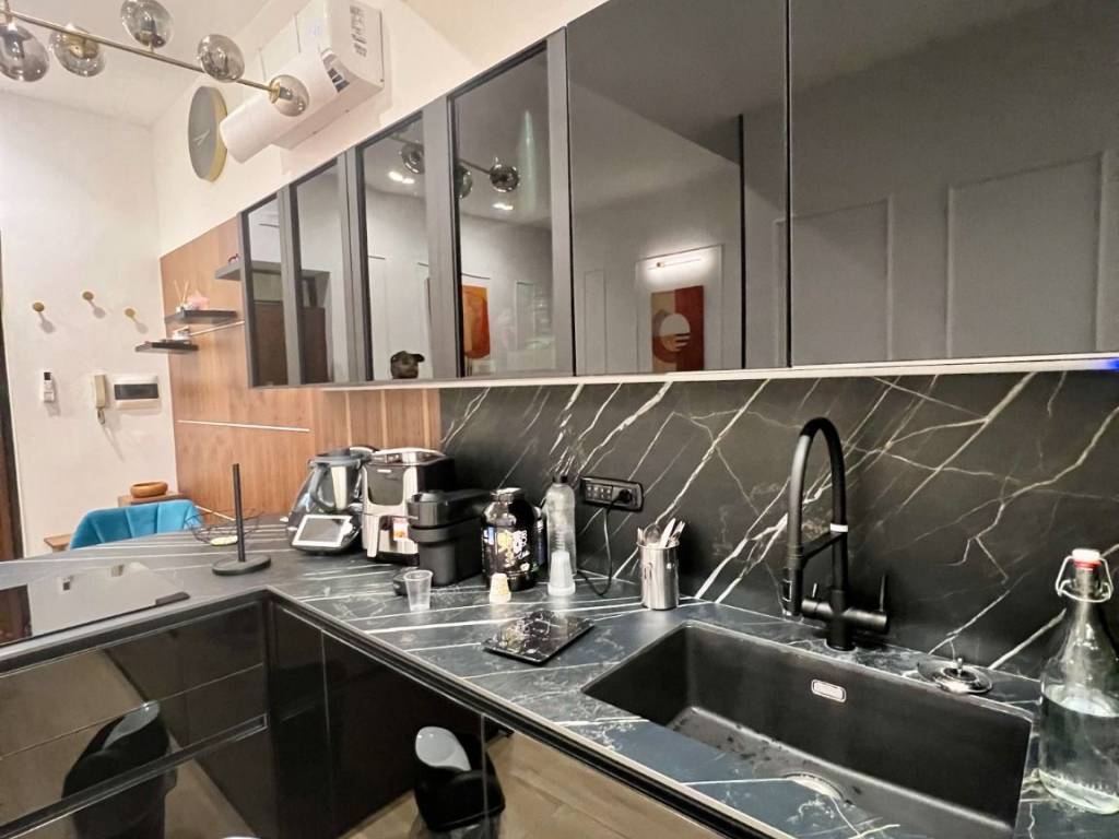 appartamento in vendita a Napoli in zona Avvocata