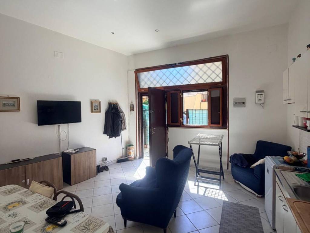 appartamento in vendita a Napoli in zona Fuorigrotta
