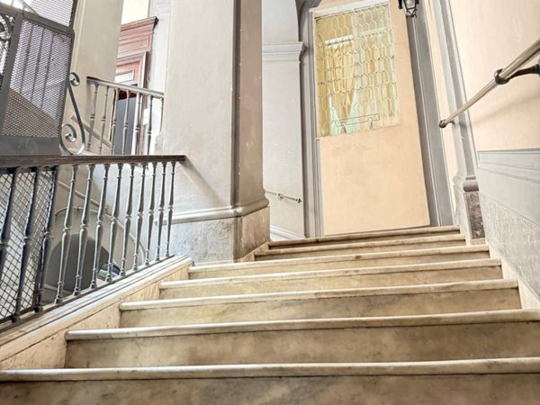 appartamento in vendita a Napoli in zona Stella
