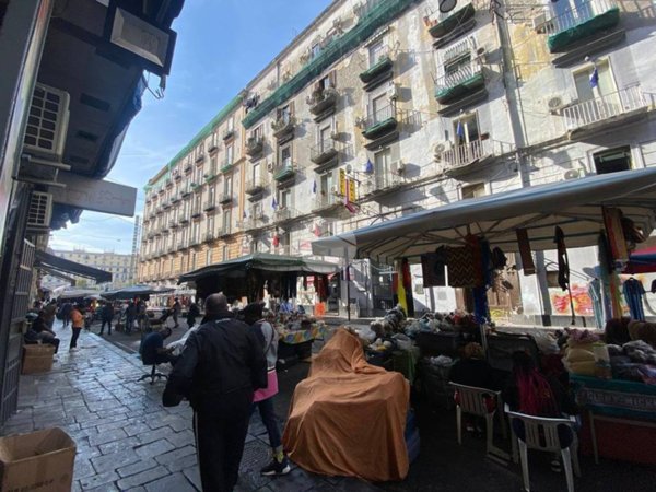negozio in vendita a Napoli