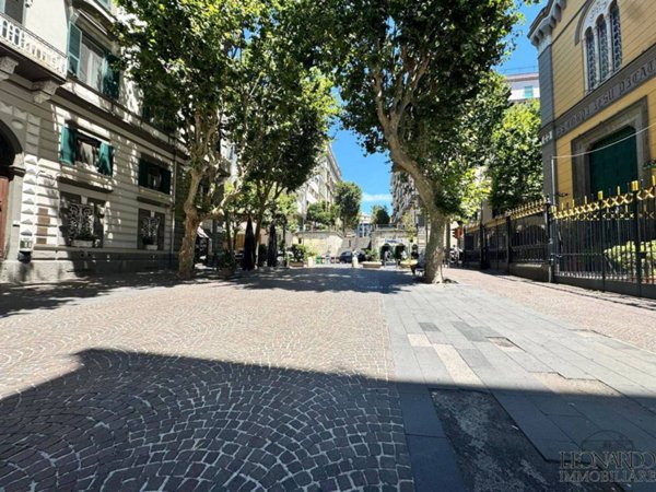 negozio in vendita a Napoli in zona Vomero