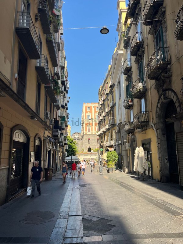 appartamento in vendita a Napoli in zona San Ferdinando