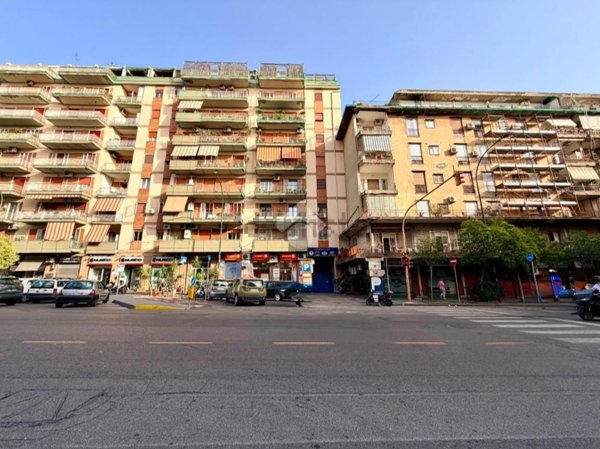 appartamento in vendita a Napoli in zona Fuorigrotta