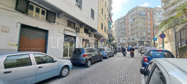 negozio in vendita a Napoli in zona Stella