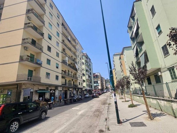 appartamento in vendita a Napoli in zona Fuorigrotta