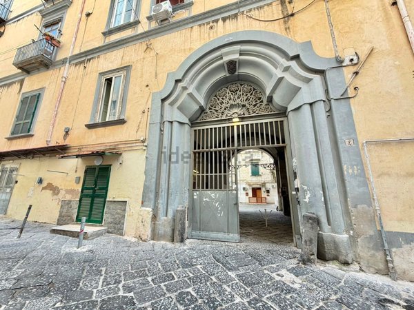appartamento in vendita a Napoli in zona San Lorenzo