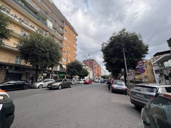 appartamento in vendita a Napoli in zona Stella