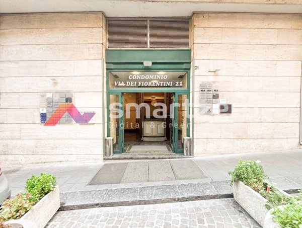 appartamento in vendita a Napoli in zona Porto