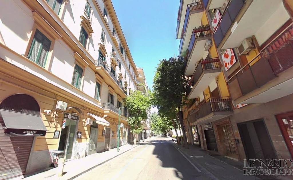 negozio in vendita a Napoli in zona Vomero