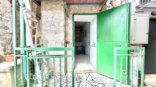 appartamento in vendita a Napoli in zona Marianella