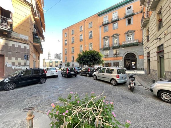 appartamento in vendita a Napoli in zona Pendino / San Giuseppe