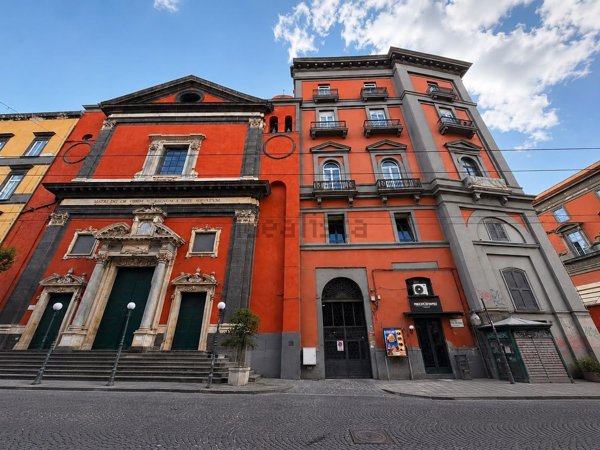 appartamento in vendita a Napoli in zona San Lorenzo