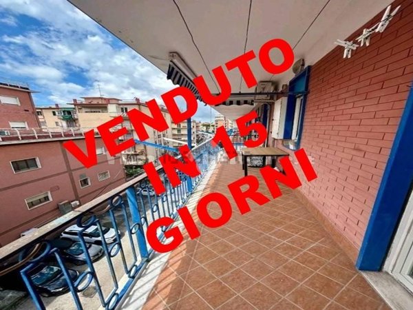 appartamento in vendita a Napoli in zona Bagnoli