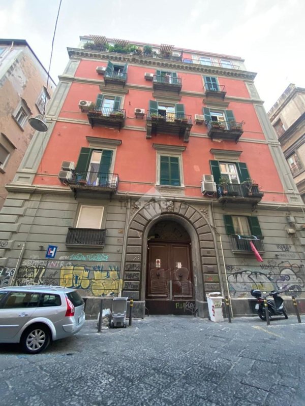 appartamento in vendita a Napoli in zona Centro Antico