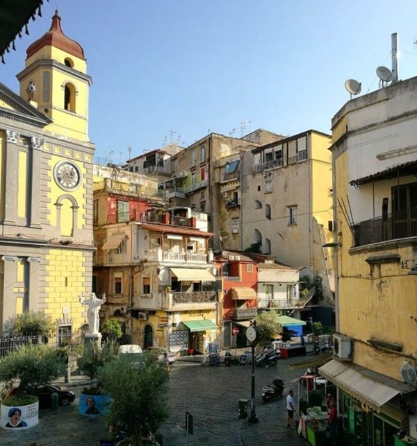 appartamento in vendita a Napoli in zona Avvocata