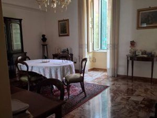 appartamento in vendita a Napoli in zona San Lorenzo