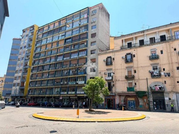 appartamento in vendita a Napoli in zona Mercato