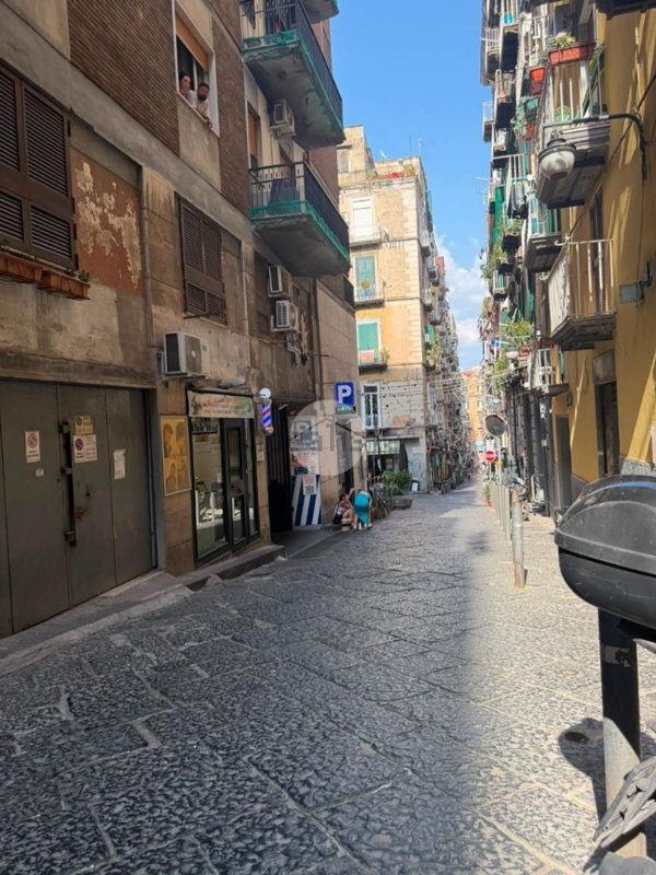 appartamento in vendita a Napoli in zona San Ferdinando