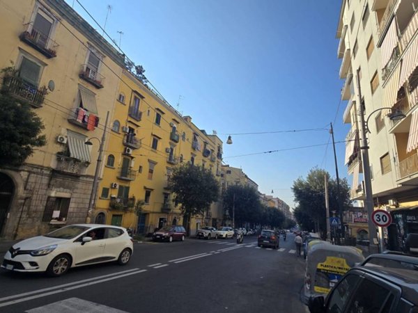 appartamento in vendita a Napoli in zona Stella