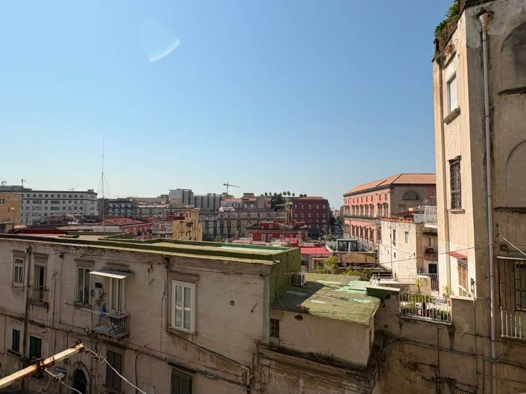 appartamento in vendita a Napoli in zona Stella