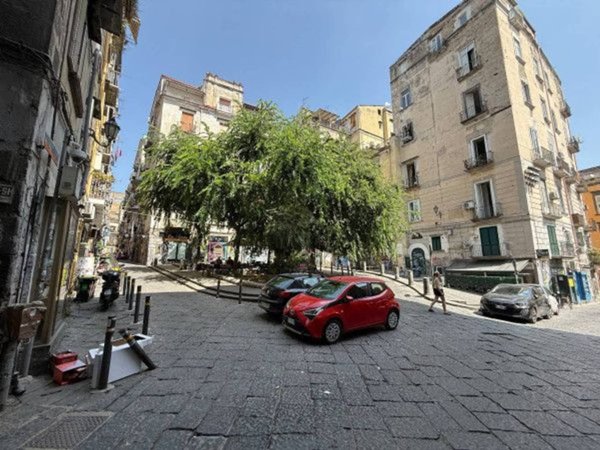 appartamento in vendita a Napoli in zona Stella