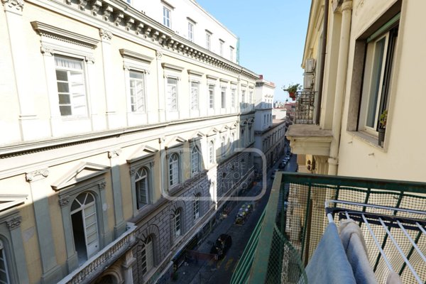 appartamento in vendita a Napoli in zona Porto