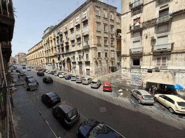 appartamento in vendita a Napoli in zona San Lorenzo