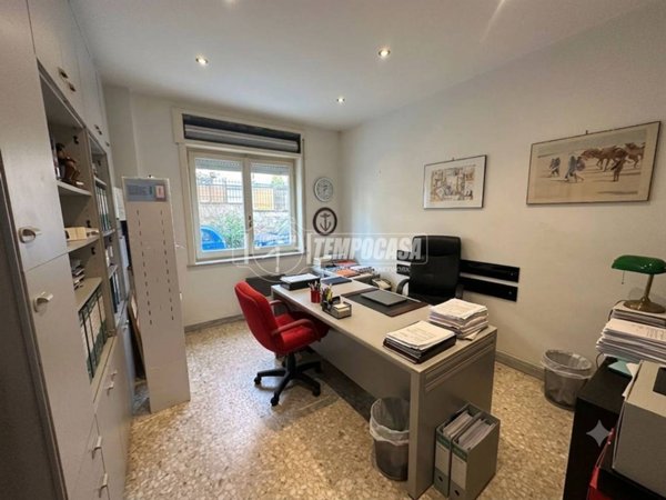 appartamento in vendita a Napoli in zona Fuorigrotta