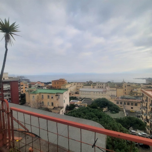 appartamento in vendita a Napoli in zona Chiaia