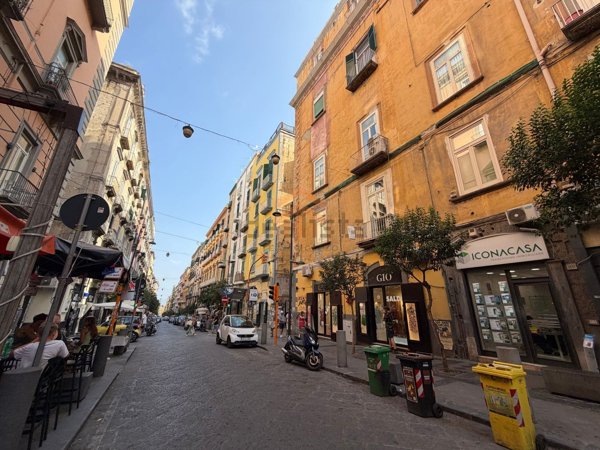 appartamento in vendita a Napoli in zona Pendino / San Giuseppe