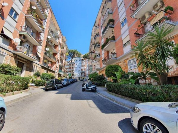 appartamento in vendita a Napoli in zona Fuorigrotta