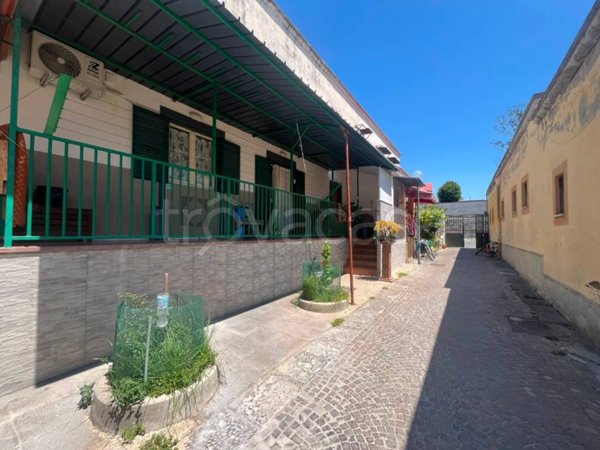 appartamento in vendita a Napoli in zona Barra
