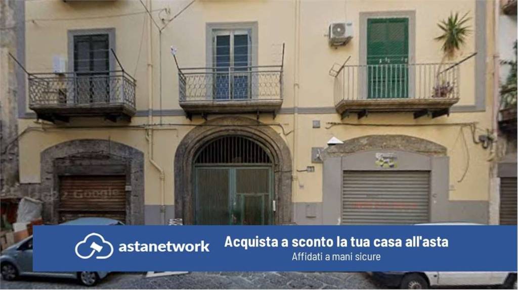 appartamento in vendita a Napoli in zona Porto