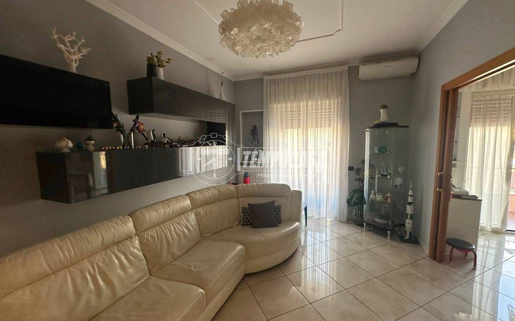 appartamento in vendita a Napoli in zona Fuorigrotta