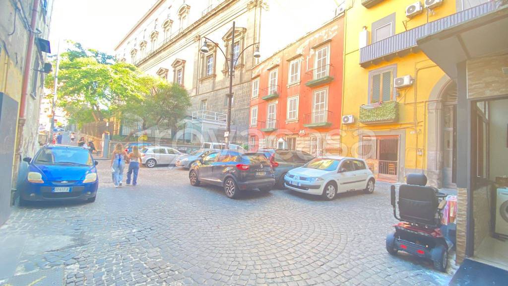 appartamento in vendita a Napoli in zona Stella