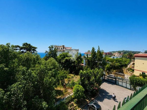 appartamento in vendita a Napoli in zona Posillipo