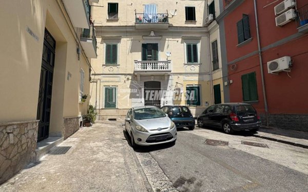 locale commerciale in vendita a Napoli in zona Bagnoli