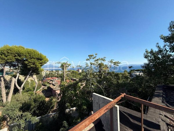 casa indipendente in vendita a Napoli in zona Posillipo