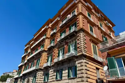 casa indipendente in vendita a Napoli in zona Vomero