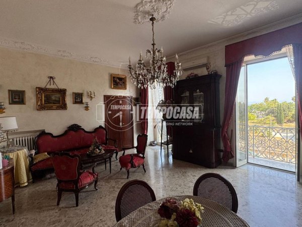 appartamento in vendita a Napoli in zona Chiaia