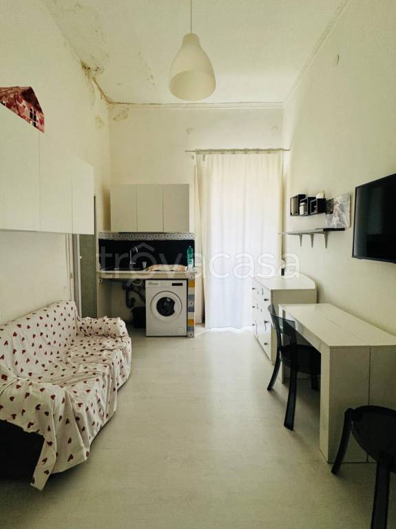 appartamento in vendita a Napoli in zona Chiaia