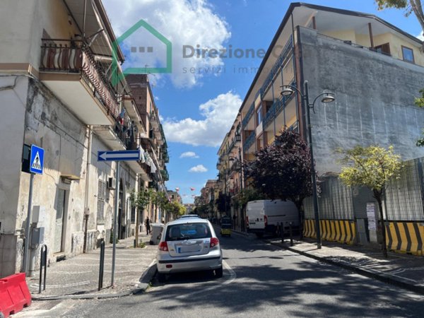 locale commerciale in vendita a Napoli in zona Barra
