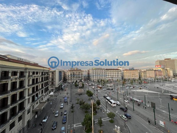 ufficio in vendita a Napoli in zona Vicaria