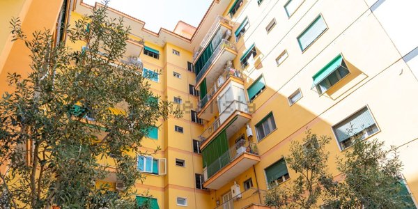 appartamento in vendita a Napoli in zona Arenella