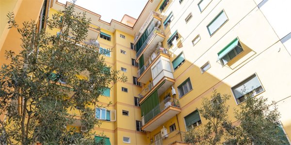 appartamento in vendita a Napoli in zona Arenella