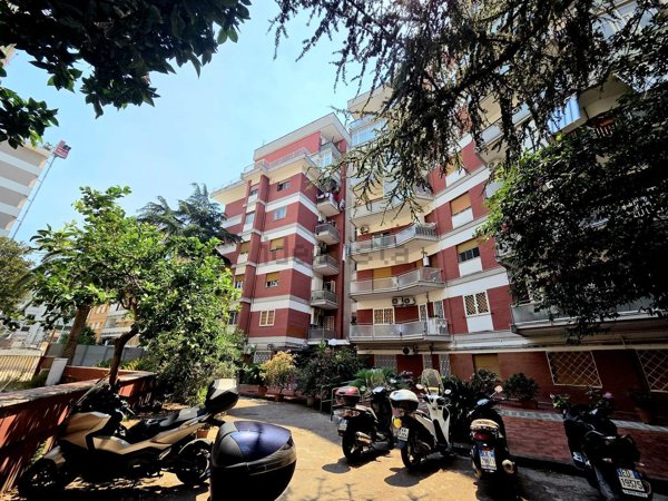 appartamento in vendita a Napoli in zona Fuorigrotta