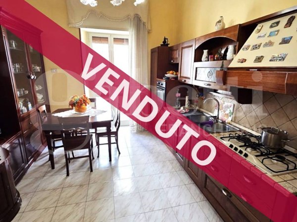 appartamento in vendita a Napoli in zona Vicaria