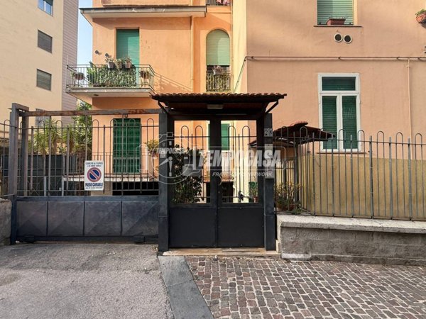 appartamento in vendita a Napoli in zona Arenella