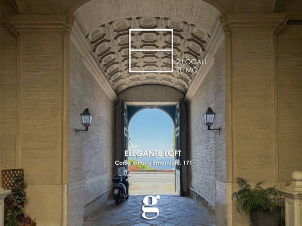 appartamento in vendita a Napoli in zona Chiaia