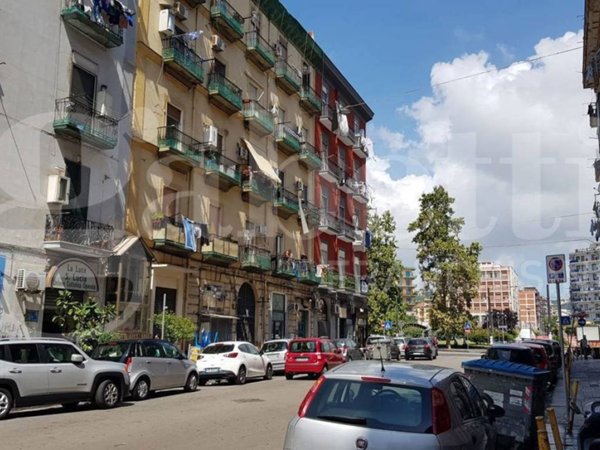 negozio in vendita a Napoli in zona Vicaria